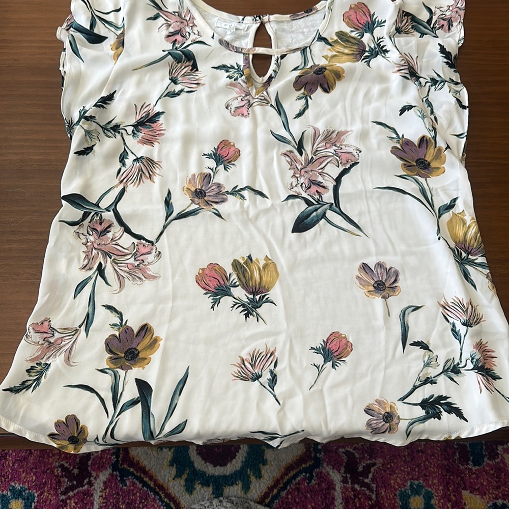 Size Large Maurice’s Top